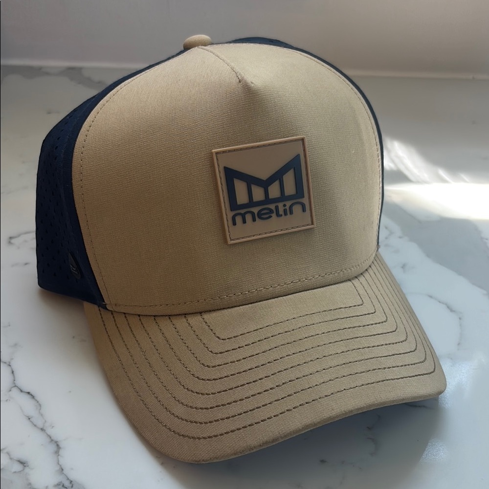 Melin Tan and Navy Hat